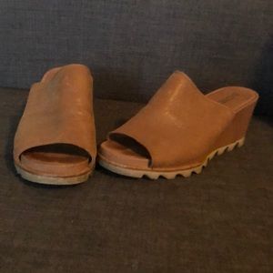 Sorel Joanie leather wedges